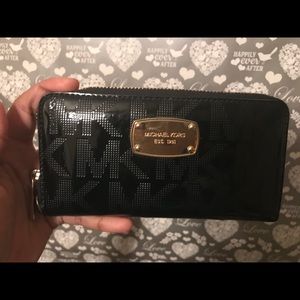 Michael kors wallet